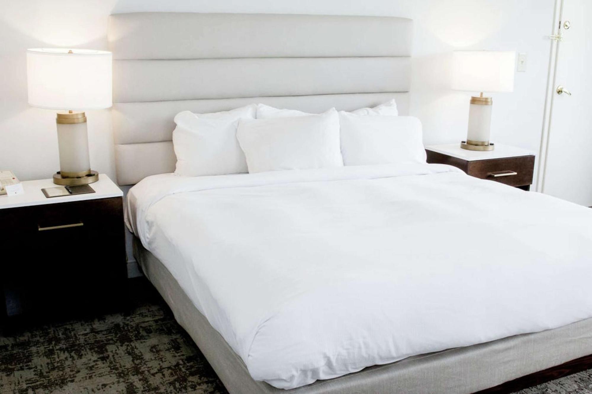 Doubletree By Hilton Charlottesville Kültér fotó