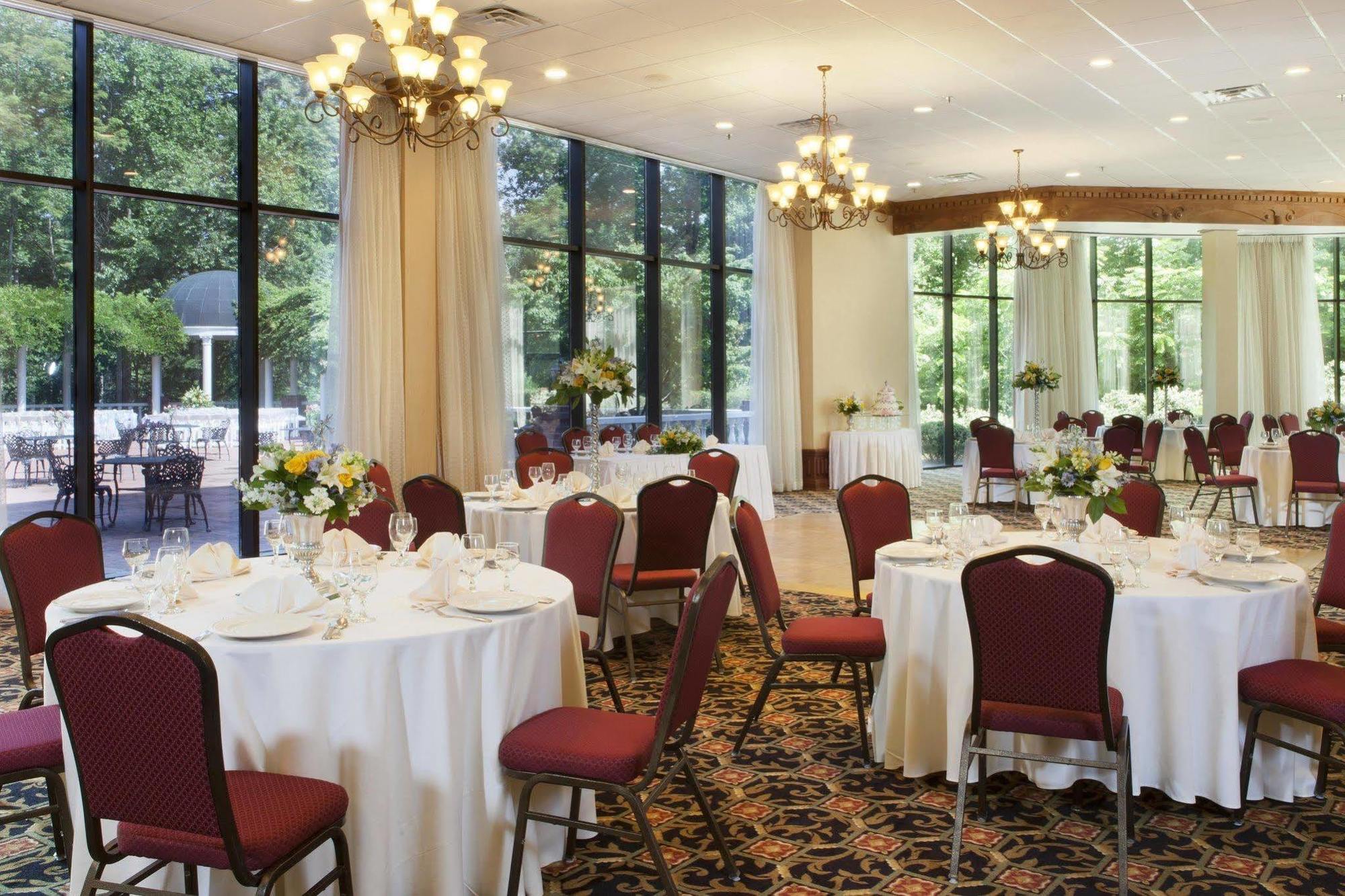 Doubletree By Hilton Charlottesville Kültér fotó